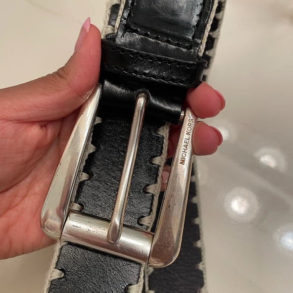 Michael Kors belt with stitching details - Picture 4 of 6